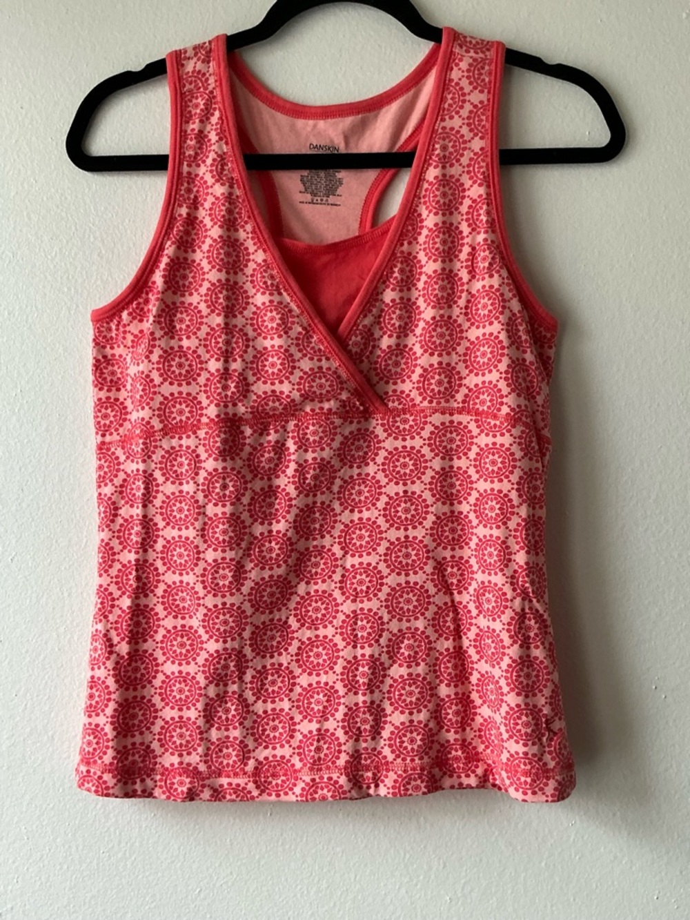 Danskin Now Pink Medallion Racerback Tank Top with Shelf Bra - Size M (8/10)